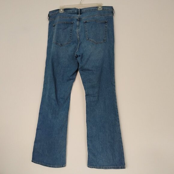 GAP Boot Cut Jean - Picture 3 of 4